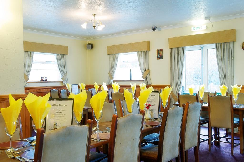 The Little Crown Inn Pontypool Extérieur photo