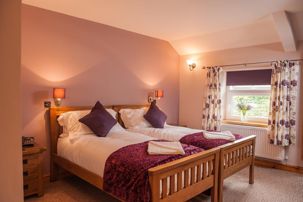The Little Crown Inn Pontypool Extérieur photo
